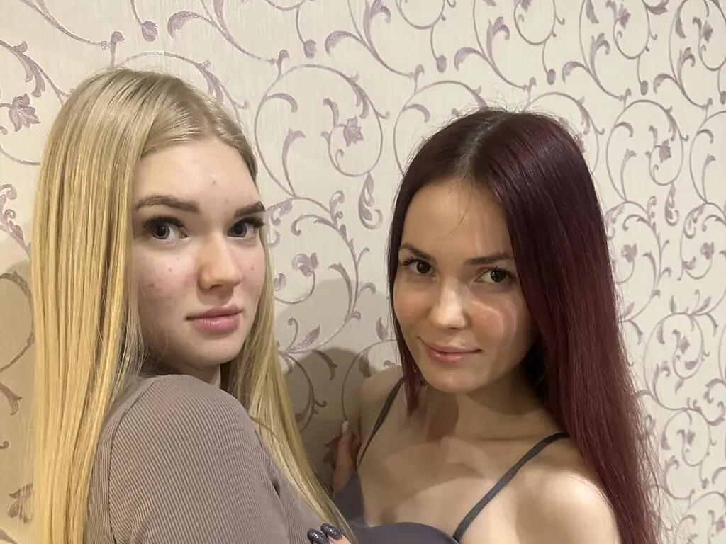 FloraAndCwene Porn Vip Show